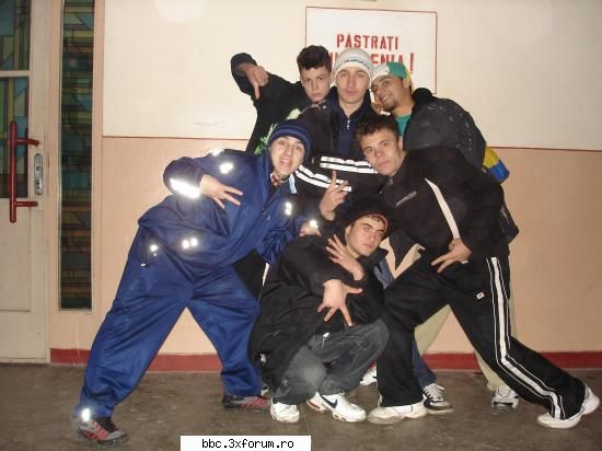 tot noi :) - O poza cu niste nebuni =D=D;) - POZE/CLIPURI